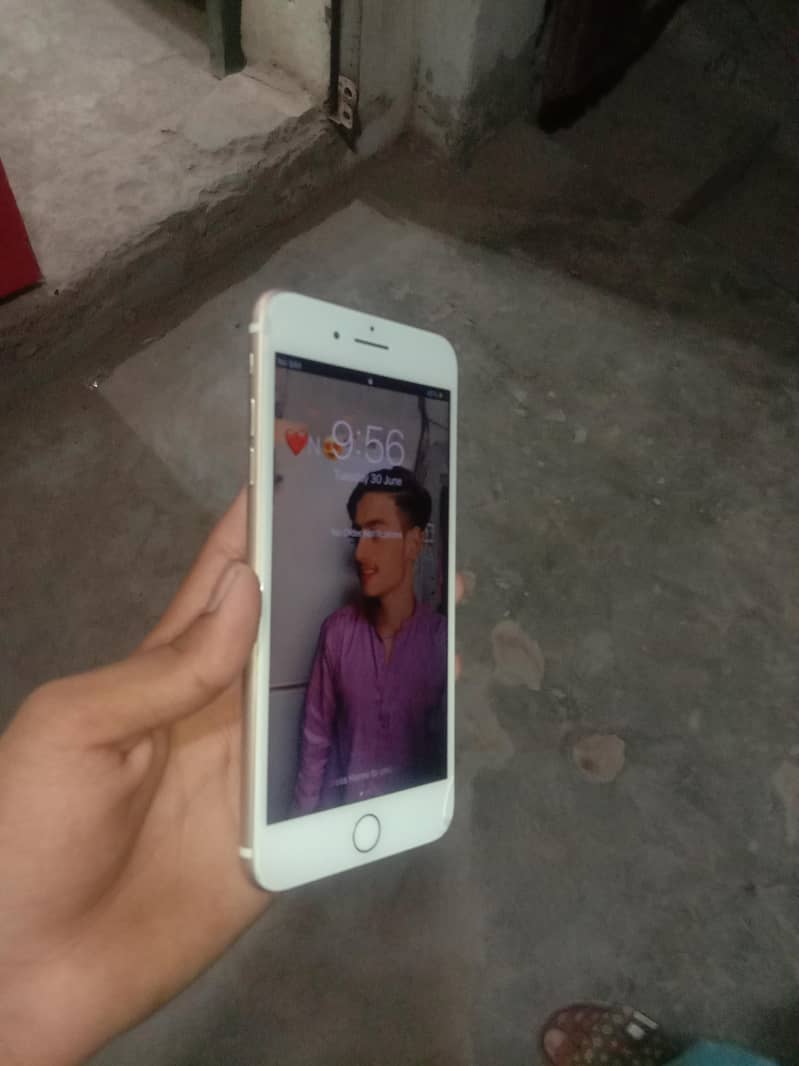 Apple iPhone 7 Plus 1