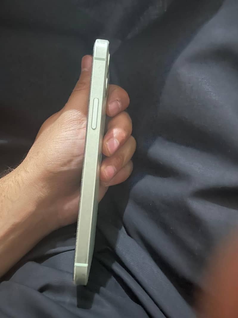 Apple iPhone 12 0