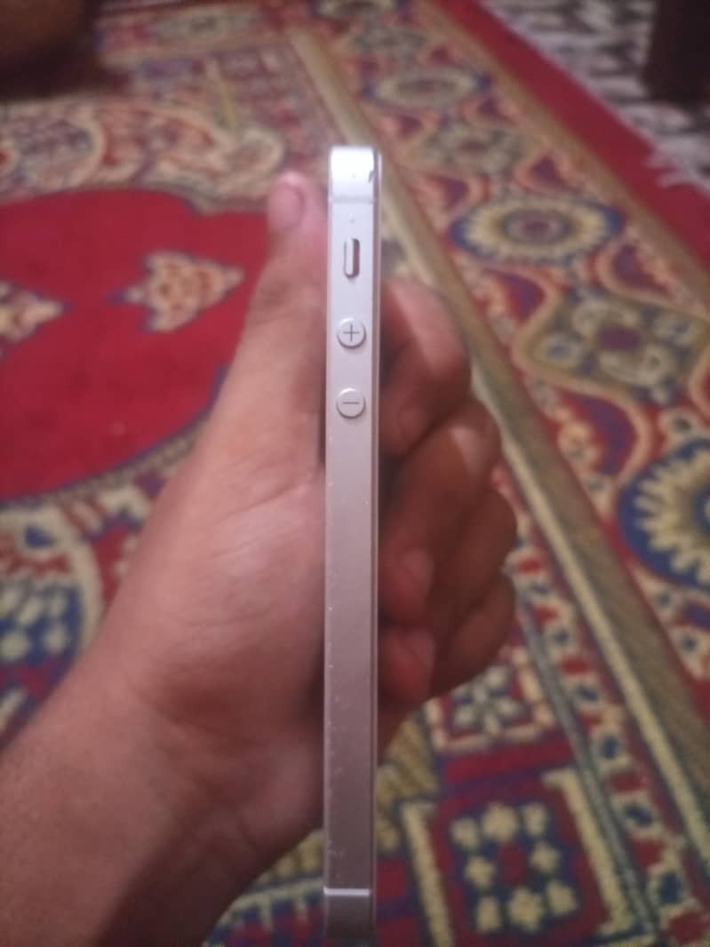 Apple iPhone SE 4