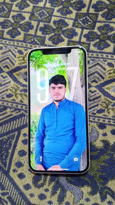 Apple iPhone 12