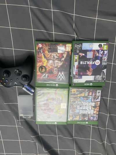 Xbox controller and cds