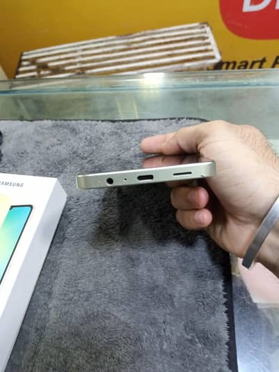 Samsung Mobile A06