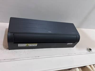 TCL 1 ton T3 inverter for sale , just 2 months used , like brand new
