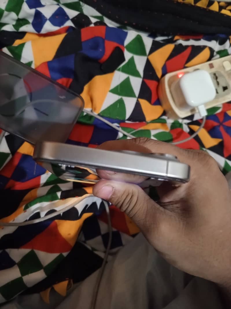 Apple iPhone 15 Pro Max 1