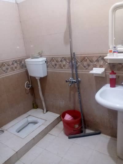 3 floor available for rent in afsha colony near range road Rwp
