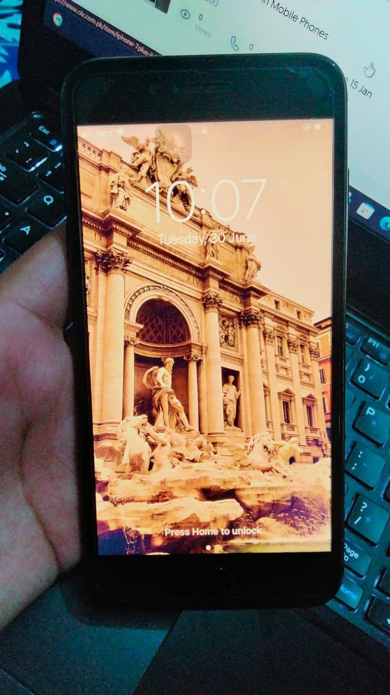 Apple iPhone 7 Plus 0