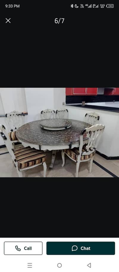Round dining table with 6 chars