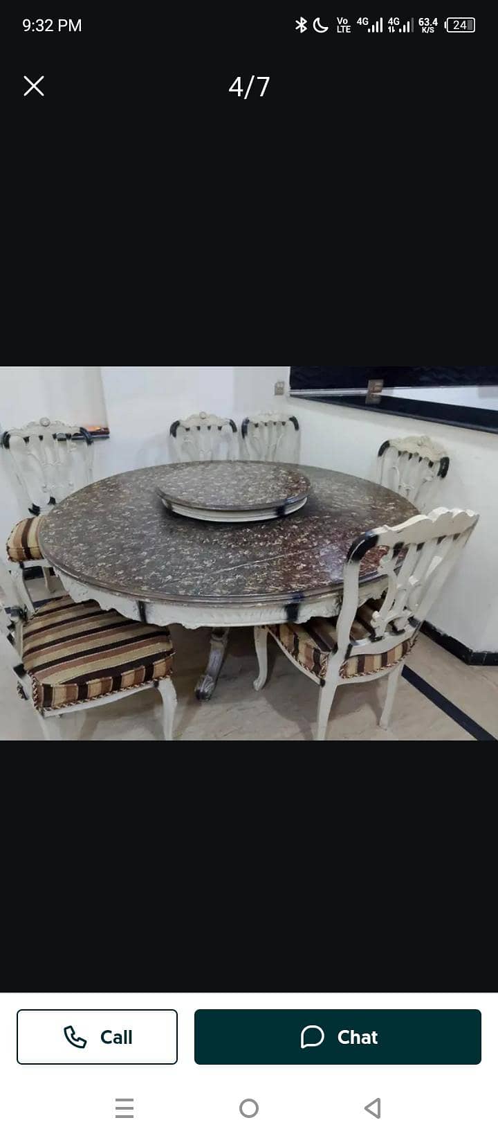 Round dining table with 6 chars 1