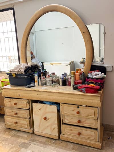 Dressing table
