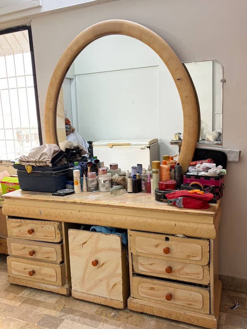 Dressing table 1