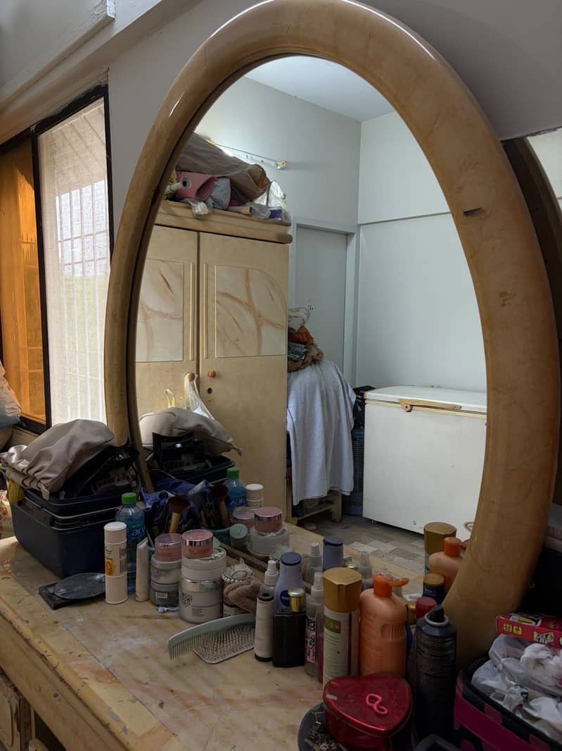 Dressing table 3