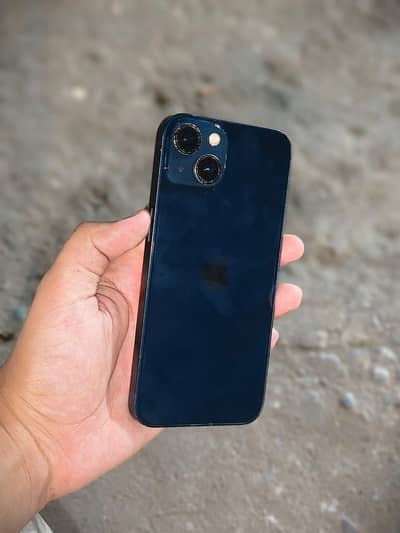 Apple iPhone 13