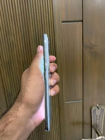 Vivo V30