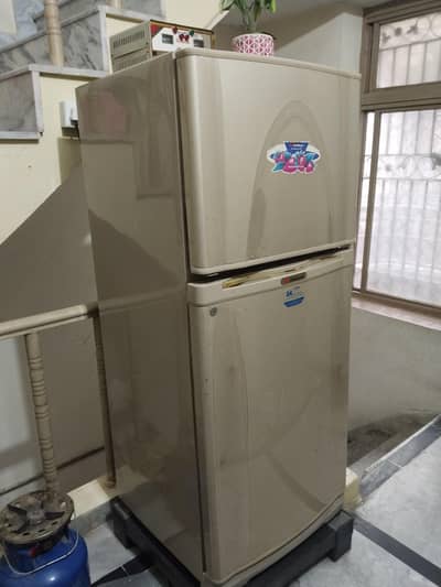dawlance fridge excellent conditions and chill cooling