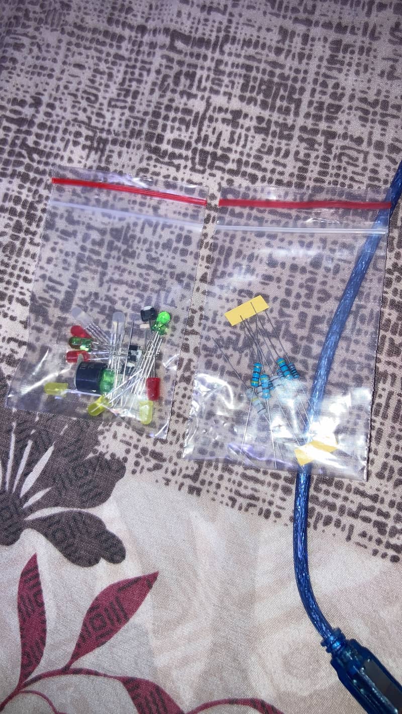 Programmable electronics kit 5