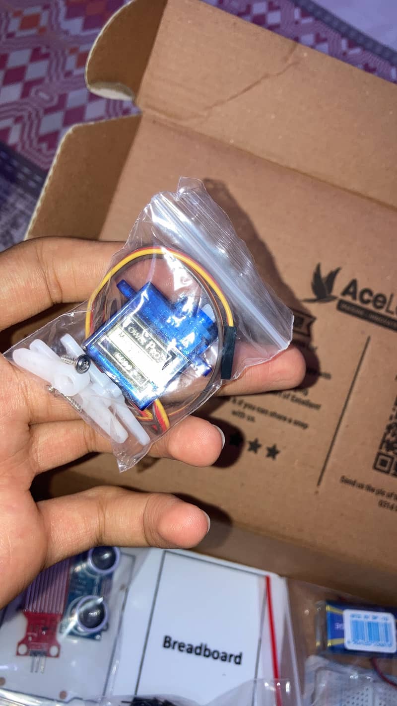 Programmable electronics kit 7