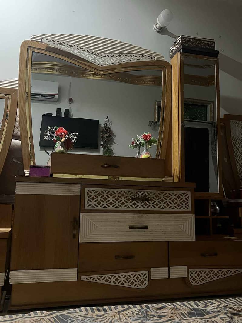 dressing table with lighting installed 0