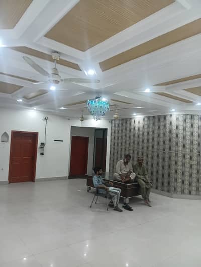 1.5 dreh kanal seprate electric gate ka sath ground porfion