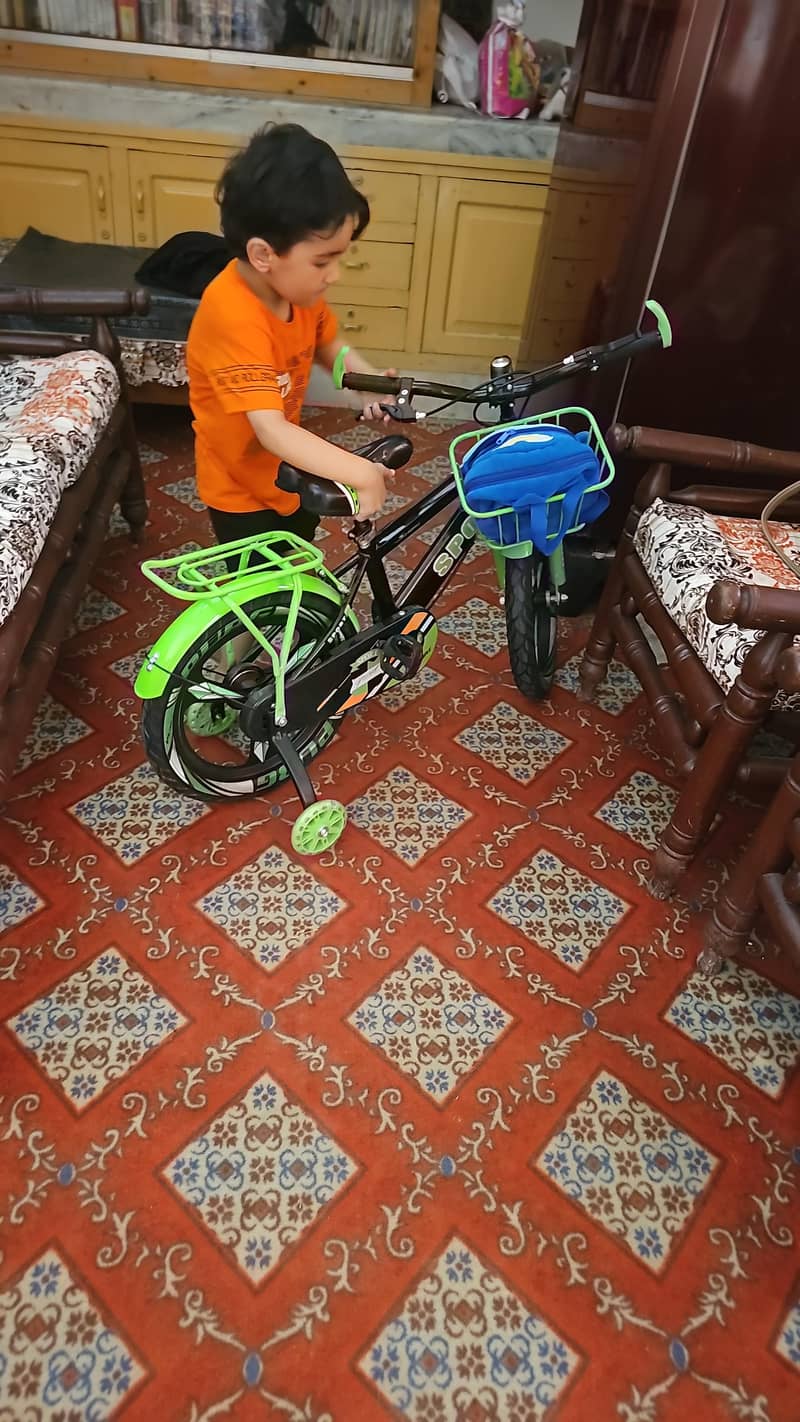 boy cycle 0