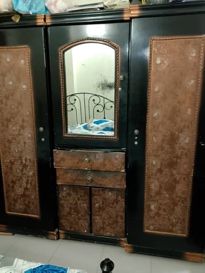 it has been used for about 15years but good condition no damage space