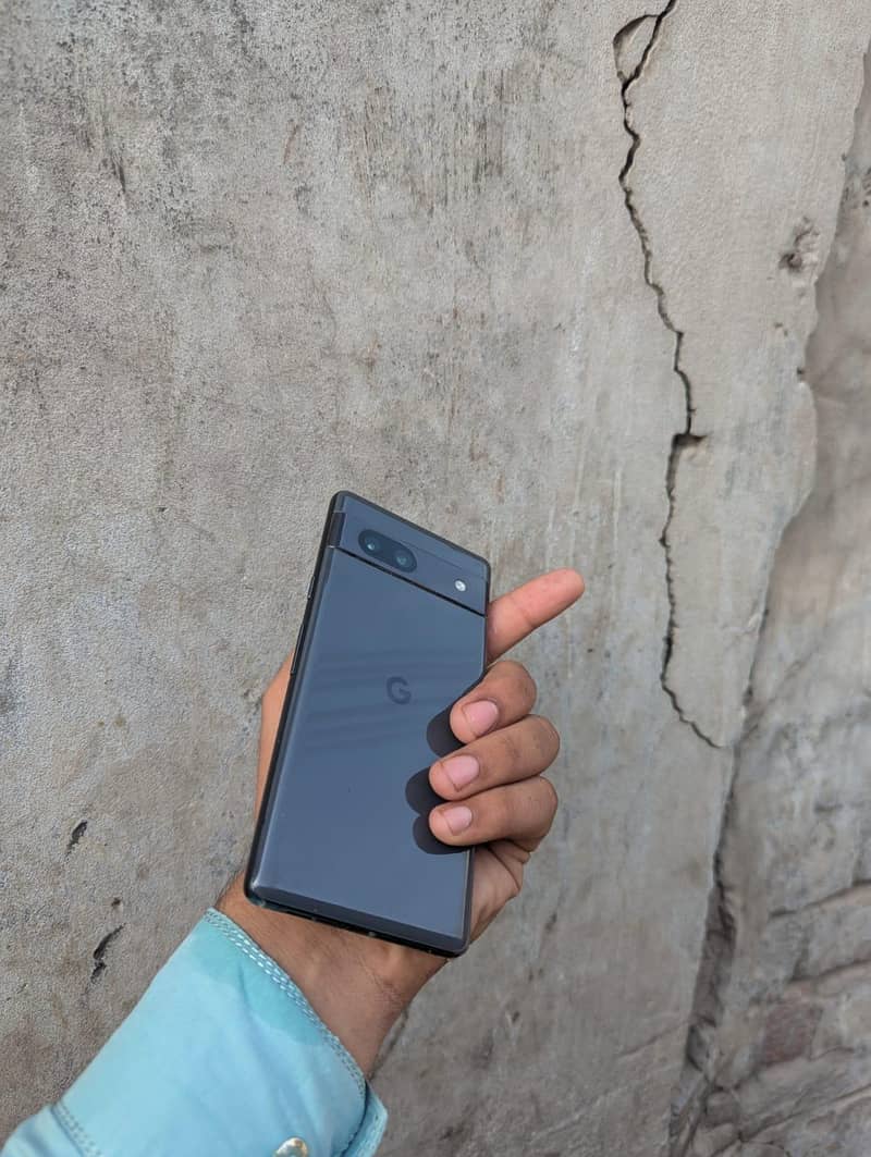 Google Pixel 7a 4