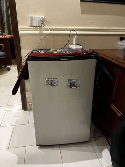 Room Refrigerator – Excellent Condition