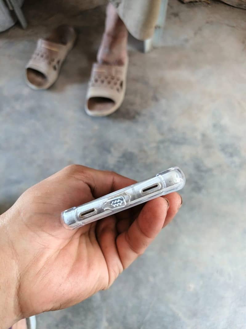 Google Pixel 7a 2
