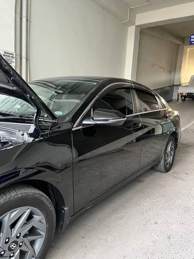 Hyundai Elantra 2025