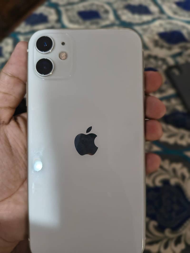 Apple iPhone 11 0