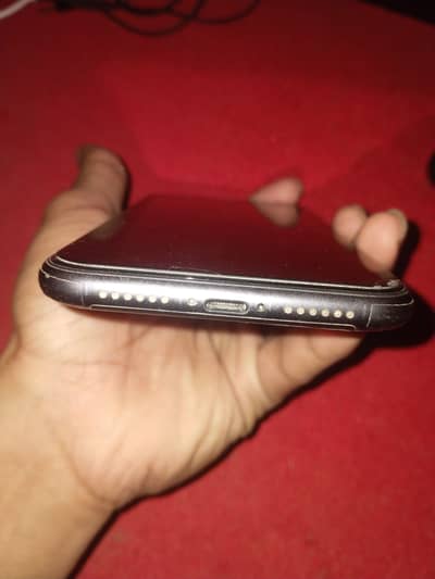 Iphone 11, factory 83 BH 10/10