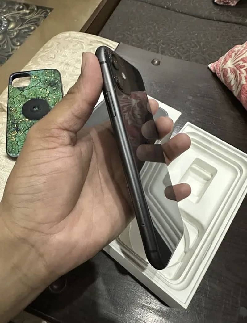 Apple iPhone 11 pta Approved 5