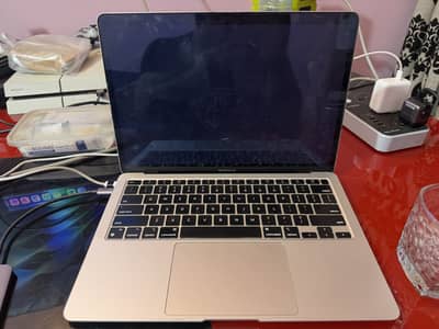 Macbook Air M1 2020 (Screen Not Working)