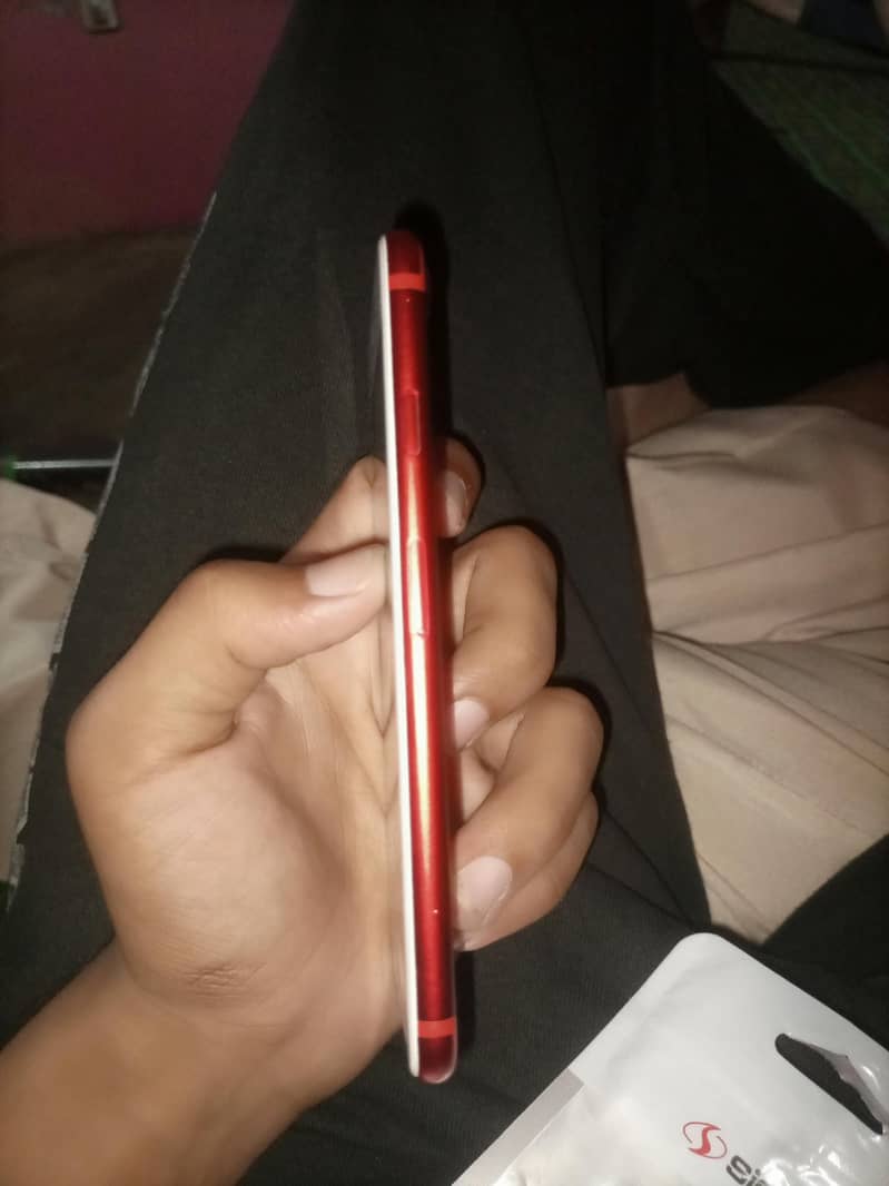 Apple iPhone 7 0
