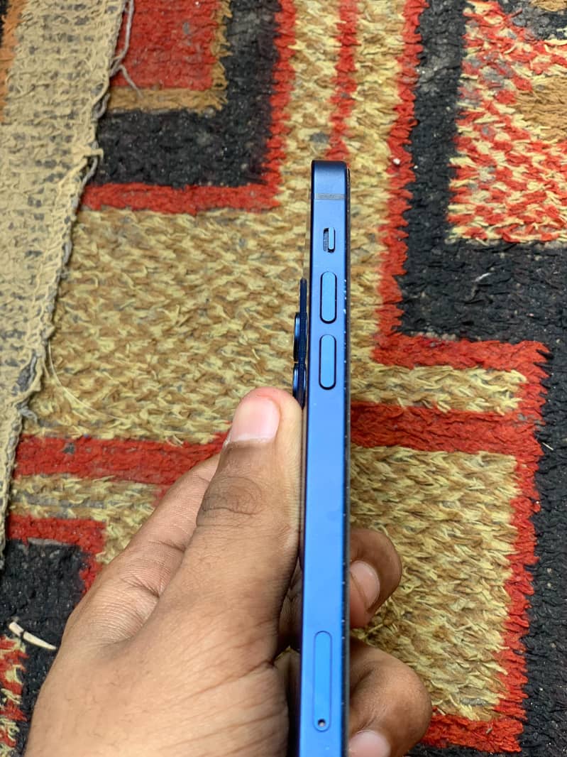 Apple iPhone 12 2