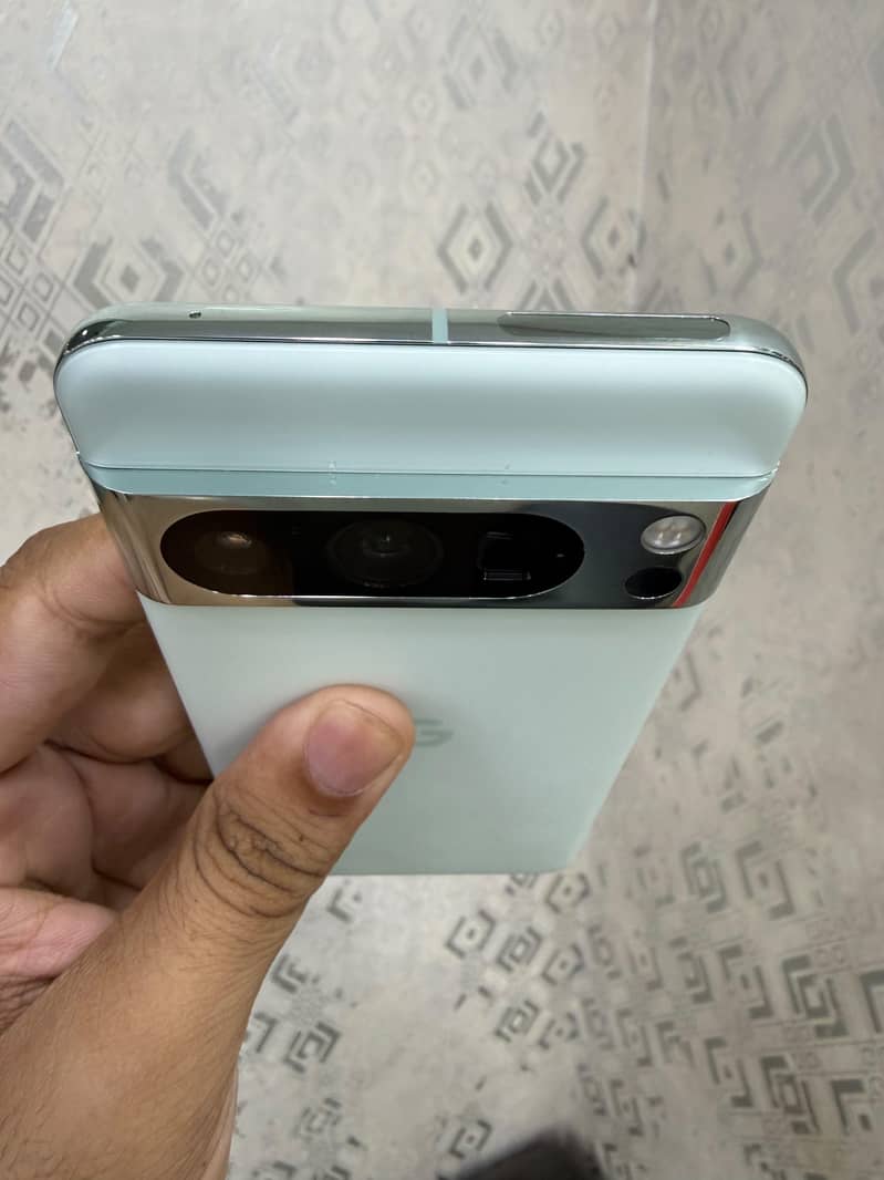 Google Pixel 8 Pro 2