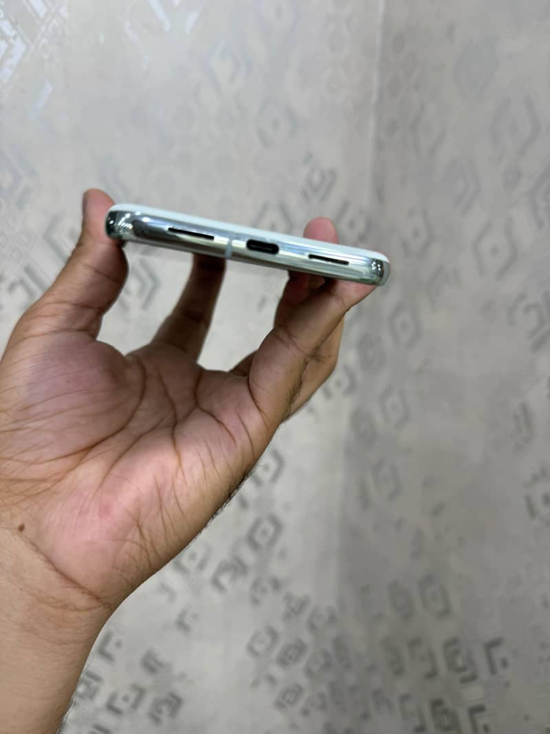 Google Pixel 8 Pro 4