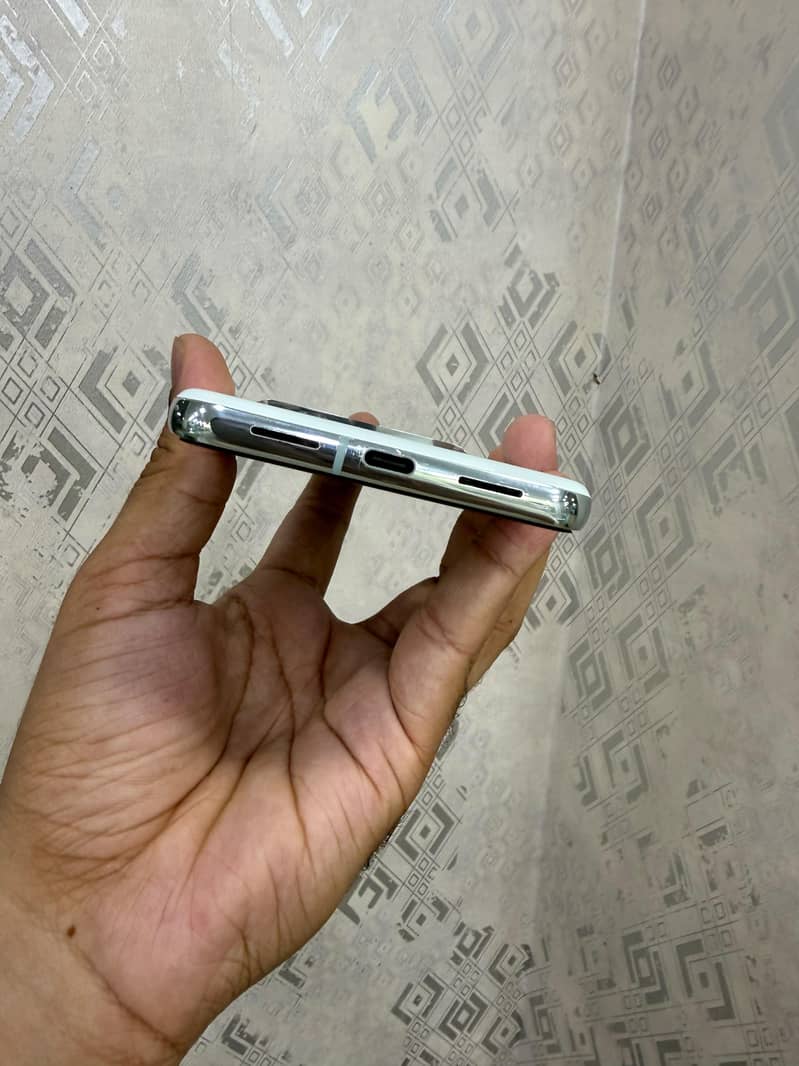 Google Pixel 8 Pro 5