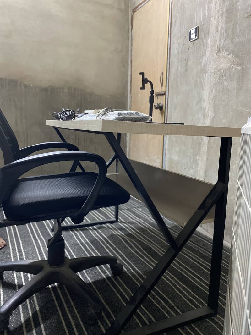 Computer & Office table 10