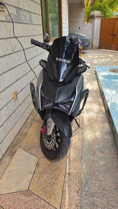 revoo E52 3000w only 800 km