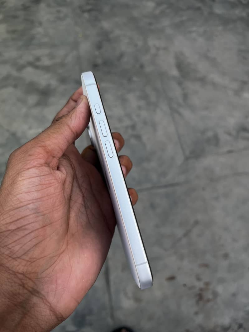 Iphone 17 simple 4