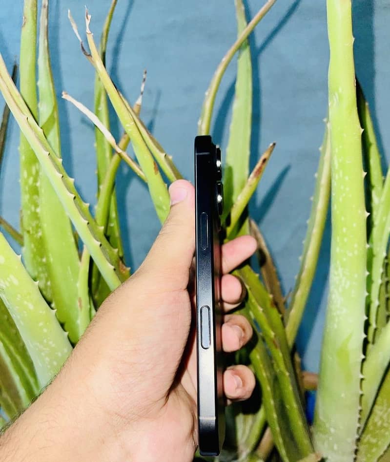 iPhone 16 pro 5