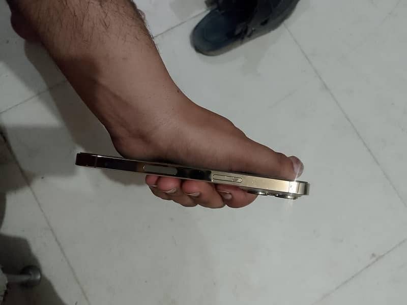 iPhone 13 Pro 4