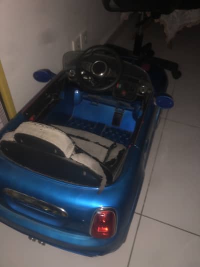 Toy car