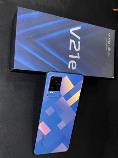Vivo V21e with Genuine charger and accessories (PTA BOX)