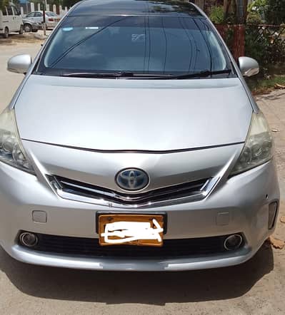 Toyota Prius Alpha 2013