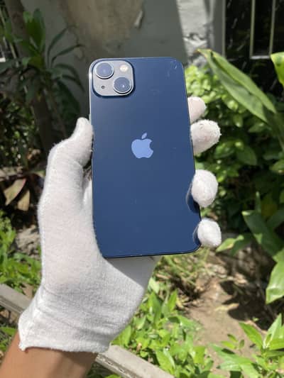 Apple iPhone 13