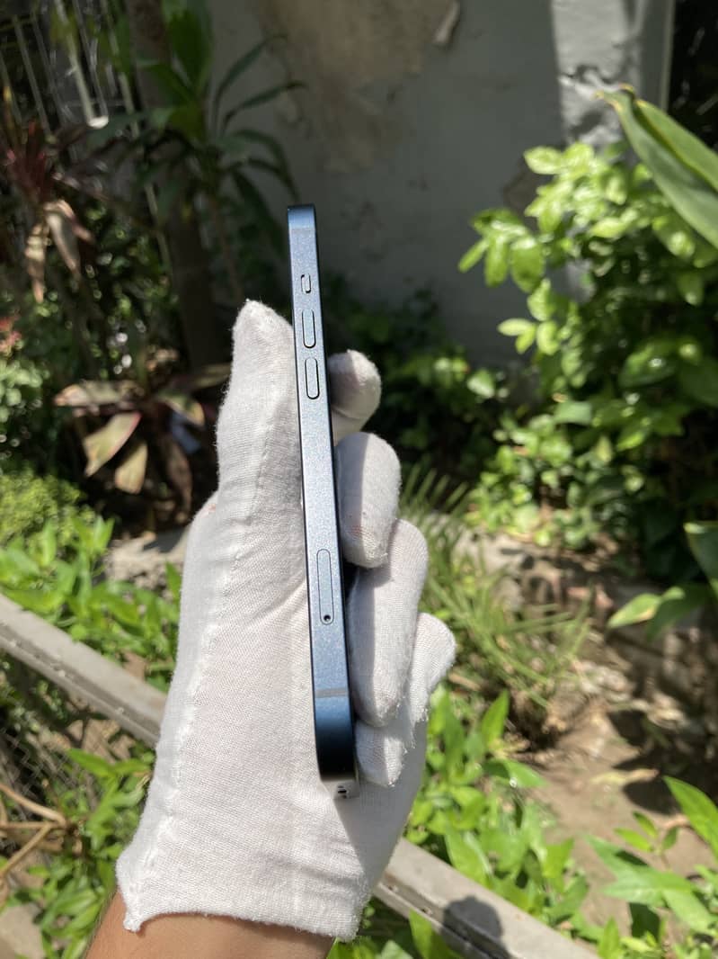 Apple iPhone 13 3