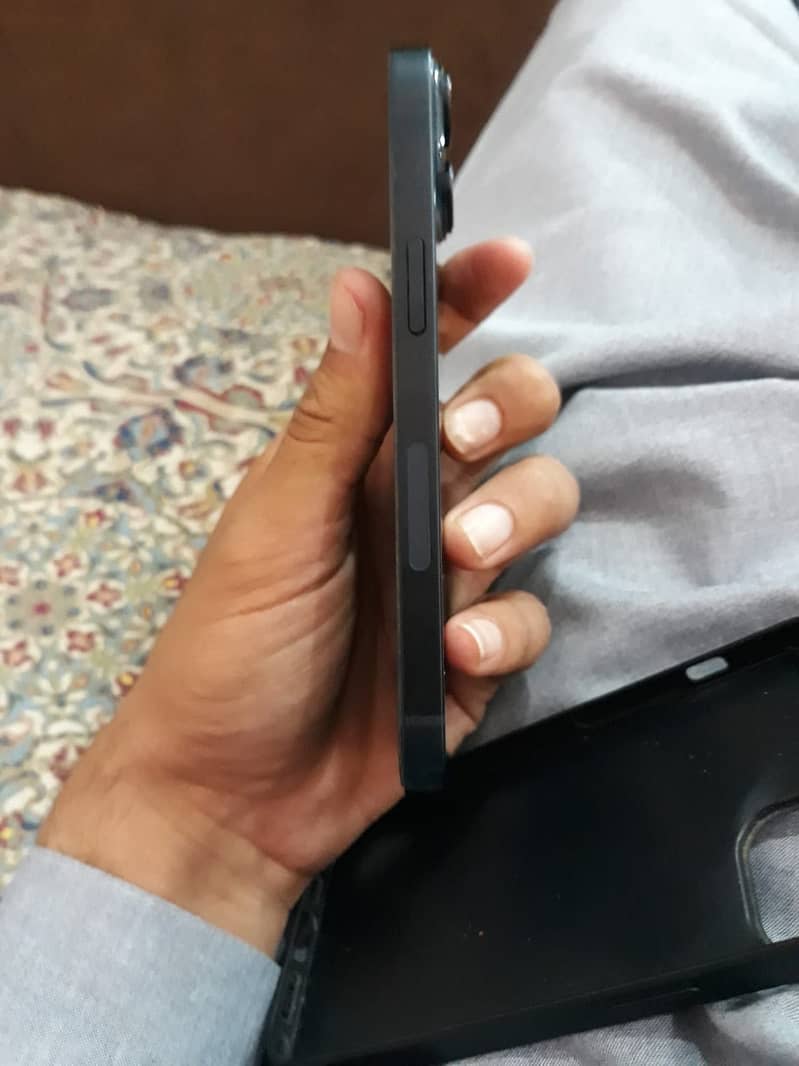 Apple iPhone 14 4