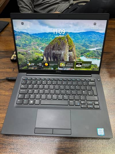 Dell Latitude 3790 – Core i5 8th Gen | Excellent Condition