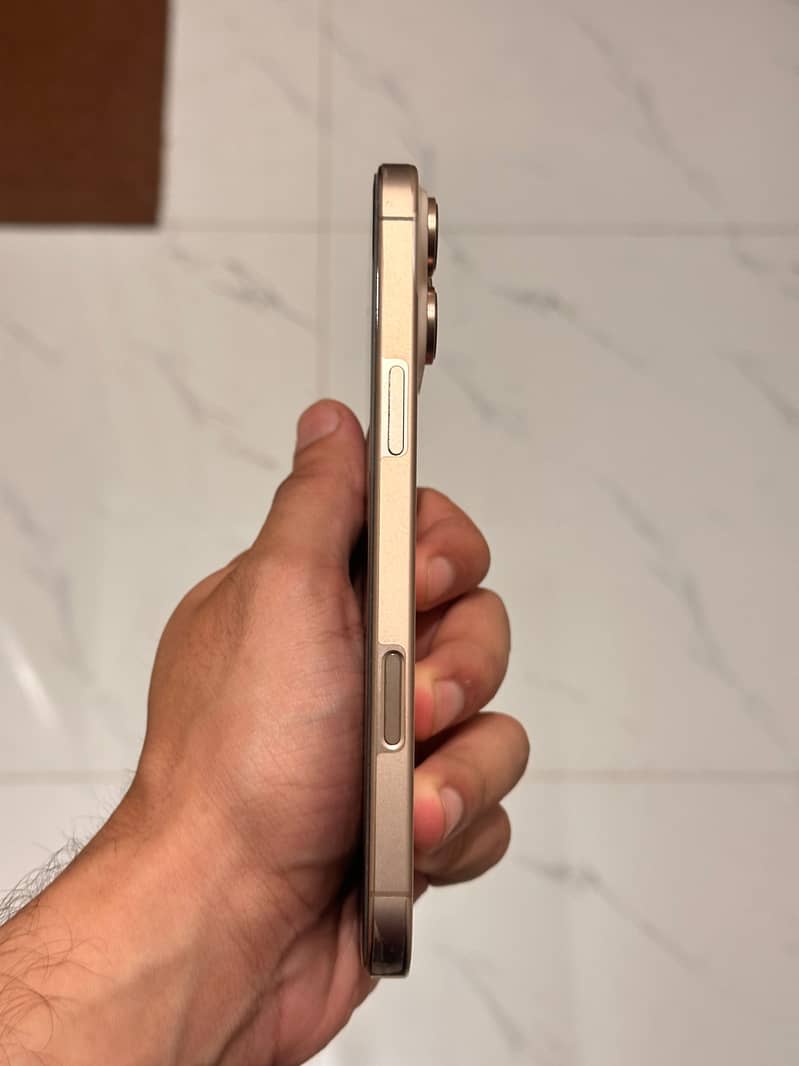 Apple iPhone 16 Pro max jv 3